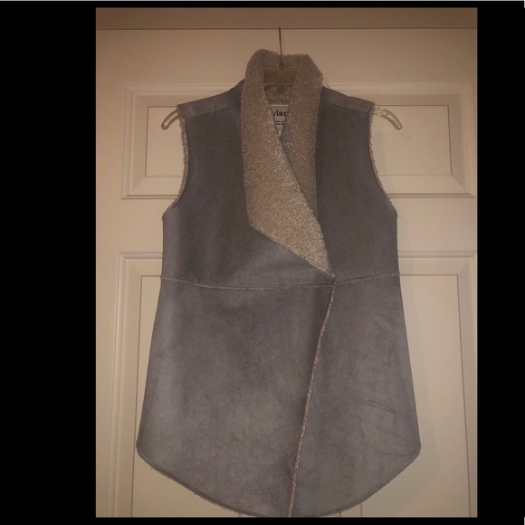 NWOT- faux suede & Sherpa vest - Picture 2 of 5